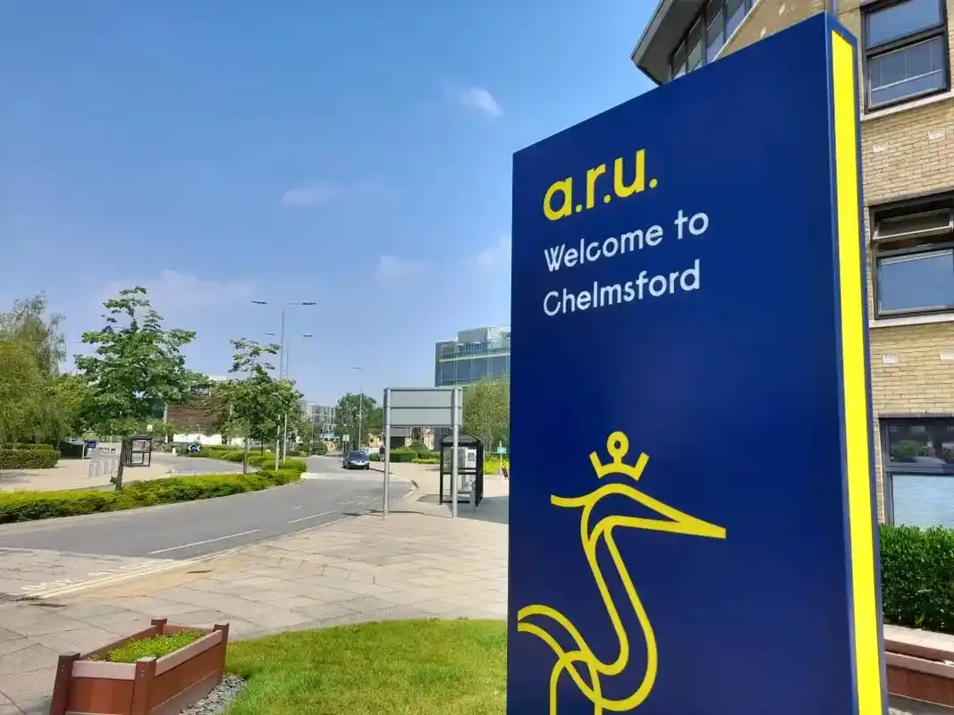 英国格鲁斯特郡大学